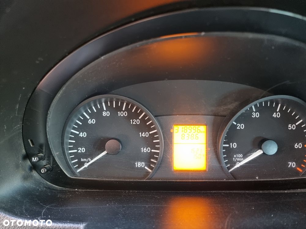 Mercedes-Benz Sprinter - 11