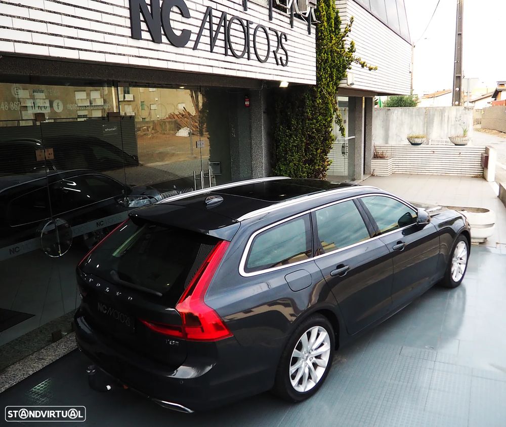 Volvo V90 2.0 T8 Momentum Plus AWD Geartronic - 12