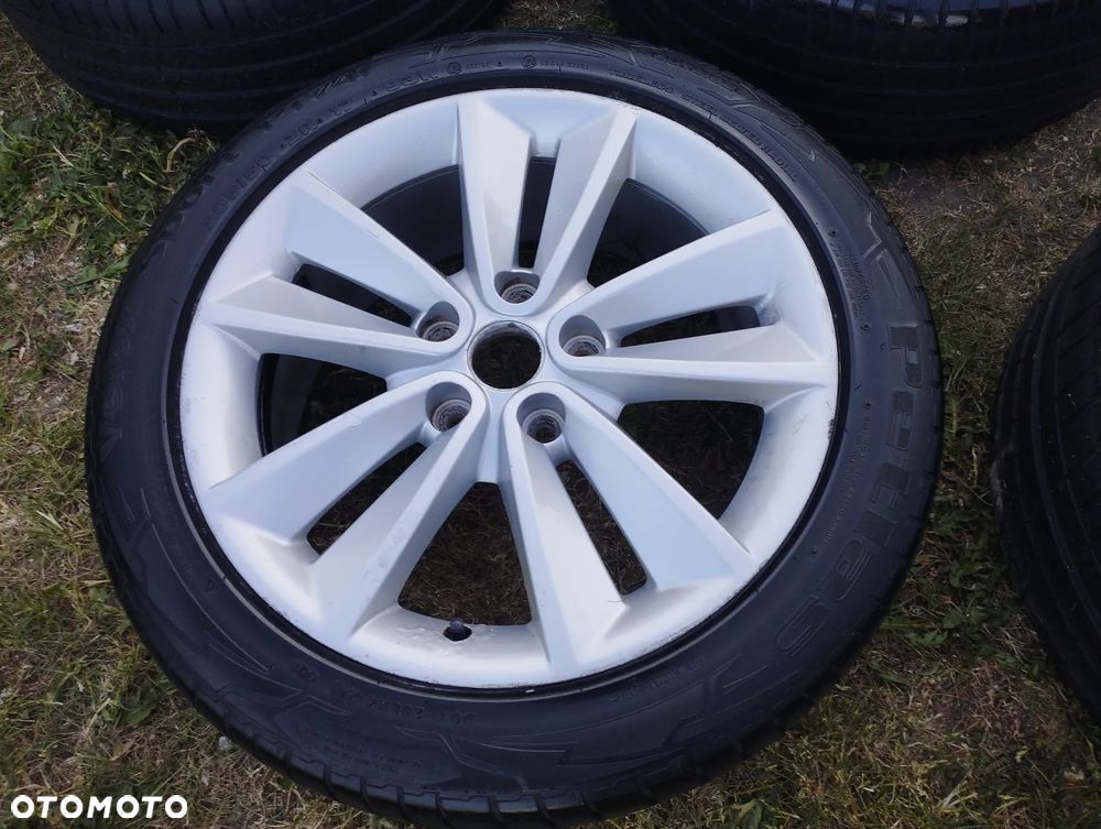 Komplet kół Renault Megane 3  5 x114.3 r17 - 4