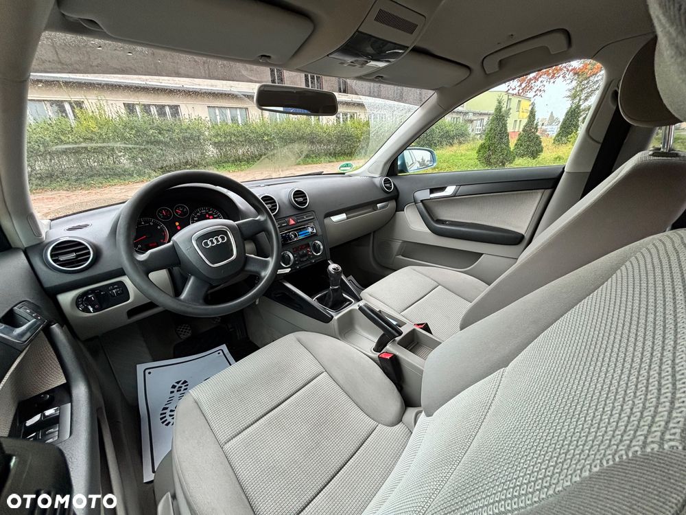 Audi A3 Sportback 1.6 FSI Attraction - 20