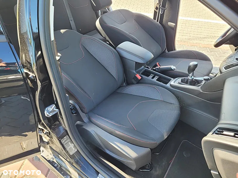 Ford Focus 1.0 EcoBoost ST-Line Style - 40