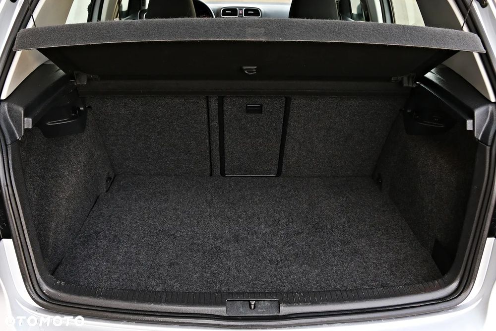 Volkswagen Golf 1.6 TDI DPF BlueMotion Technology Team - 37