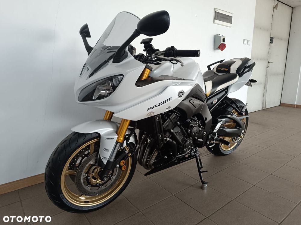 Yamaha FZ8 - 11