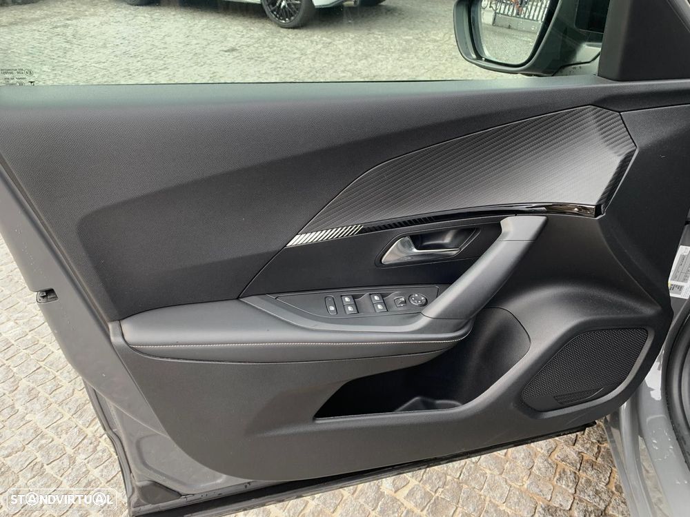 Peugeot 2008 1.5 BlueHDi Allure EAT8 - 12