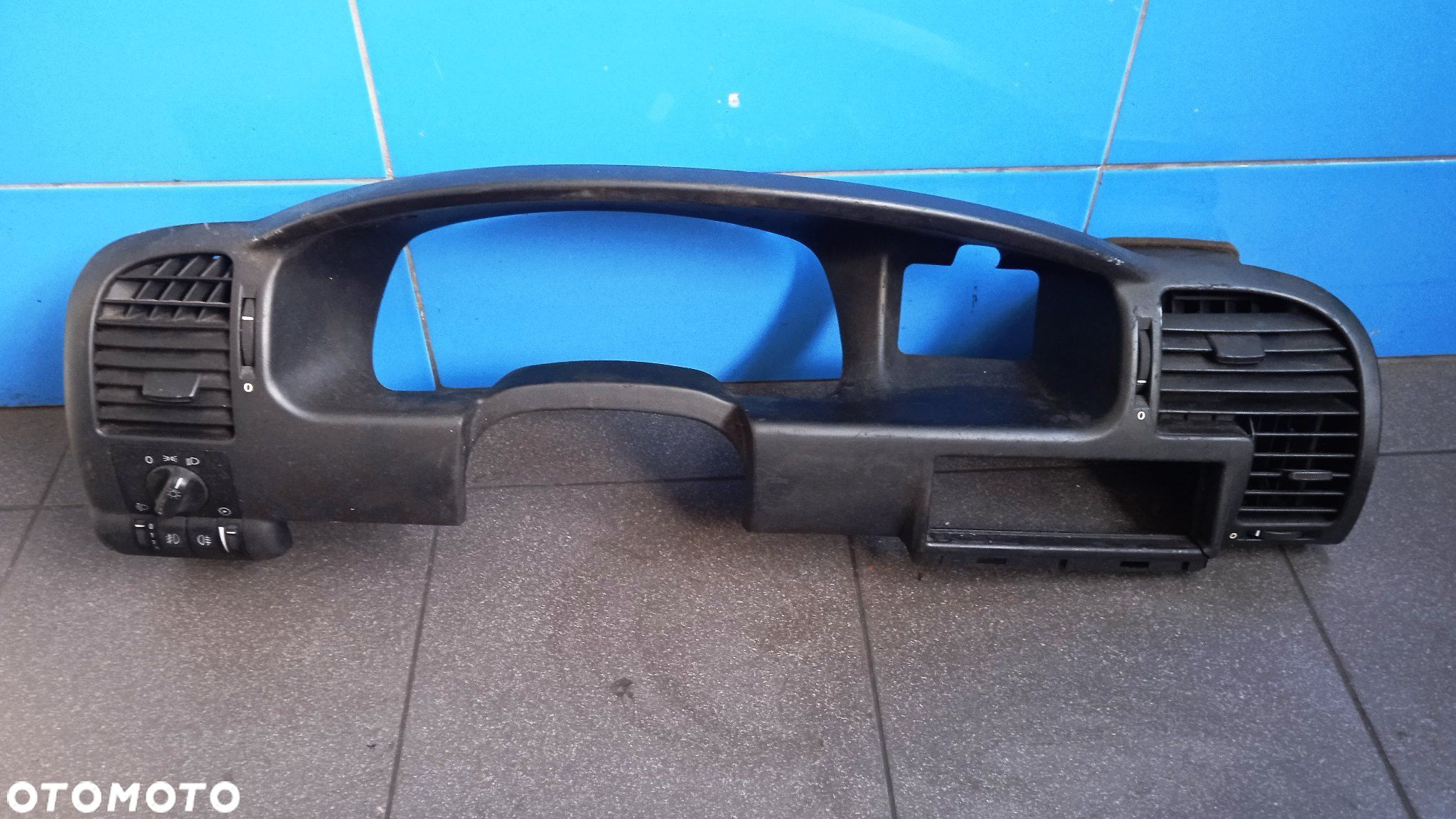 Deska rozdzielcza kokpit kratki nawiewu Opel Zafira A 90590707 - 1