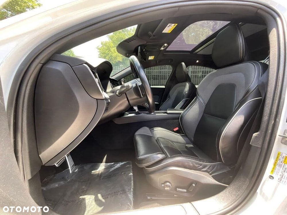 Volvo S60 T6 AWD R-Design - 12