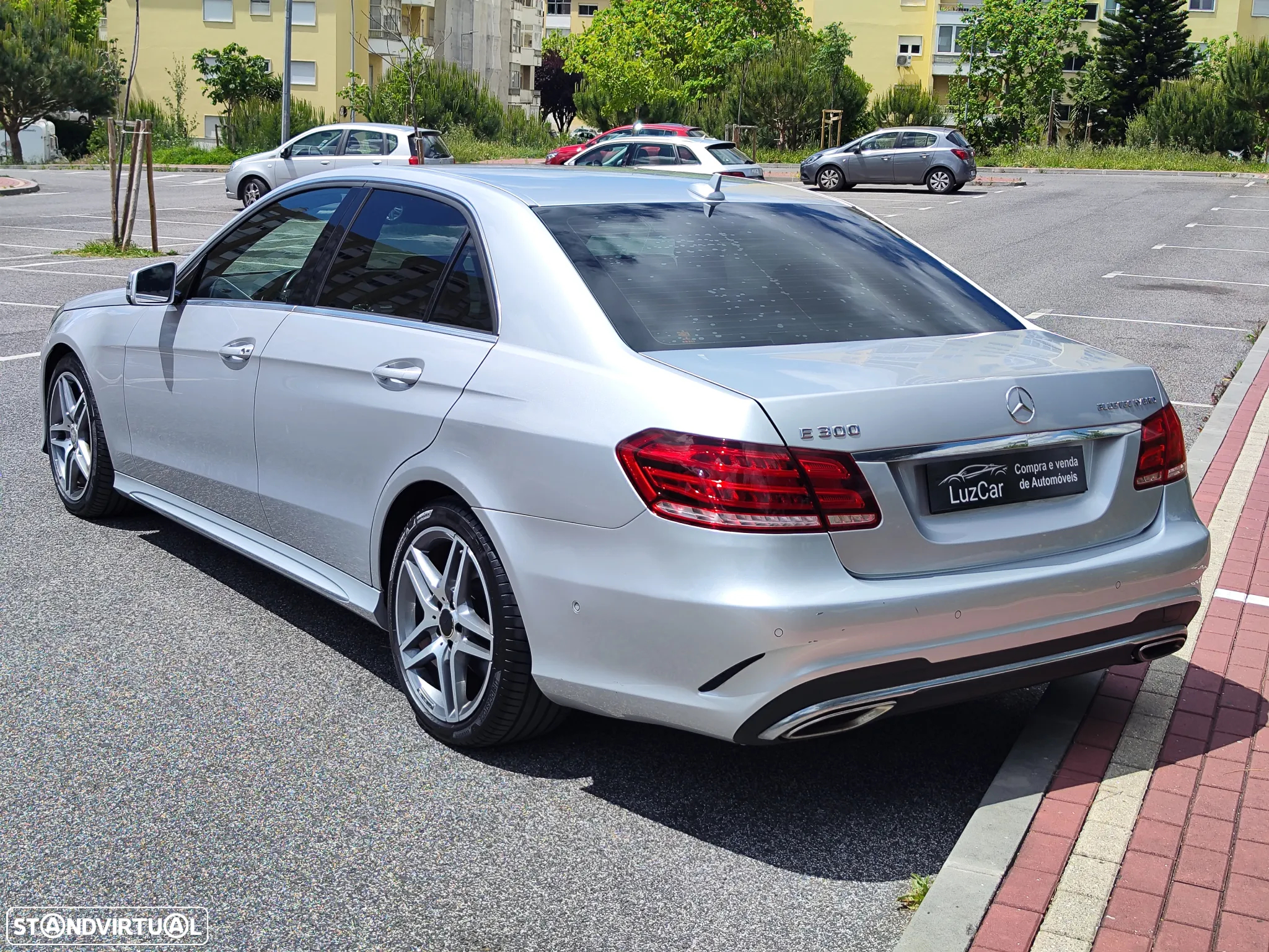 Mercedes-Benz E 300 Bluetec Hybrid Avantgarde - 10