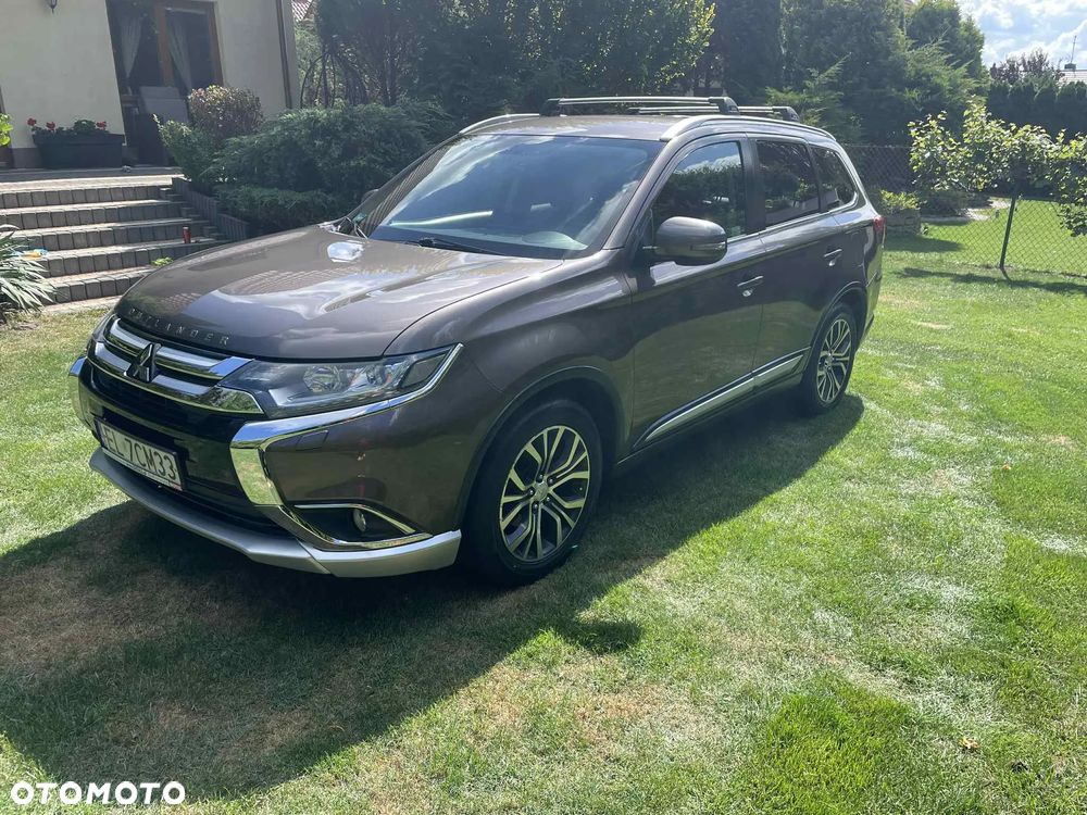Mitsubishi Outlander 2.0 Instyle Navi 4WD CVT - 2