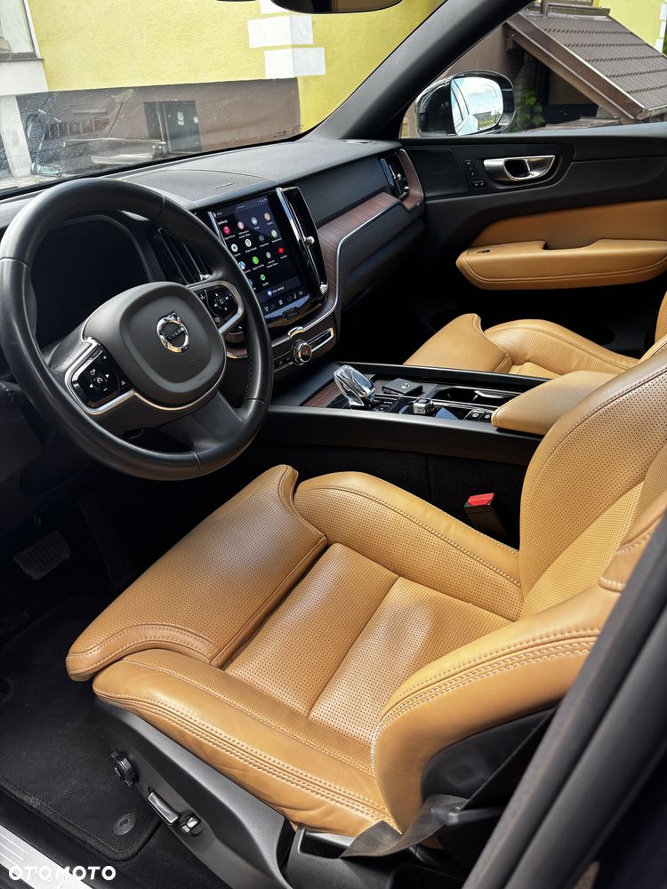 Volvo XC 60 B5 B AWD Plus Bright - 9