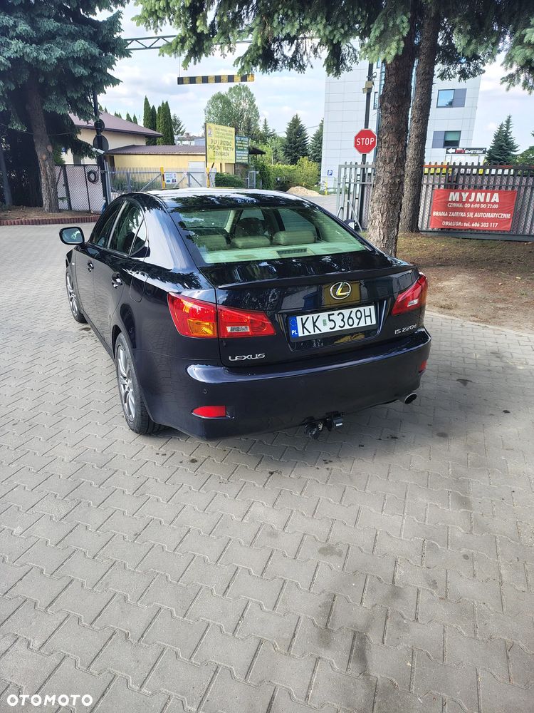 Lexus IS 220 D Prestige - 3