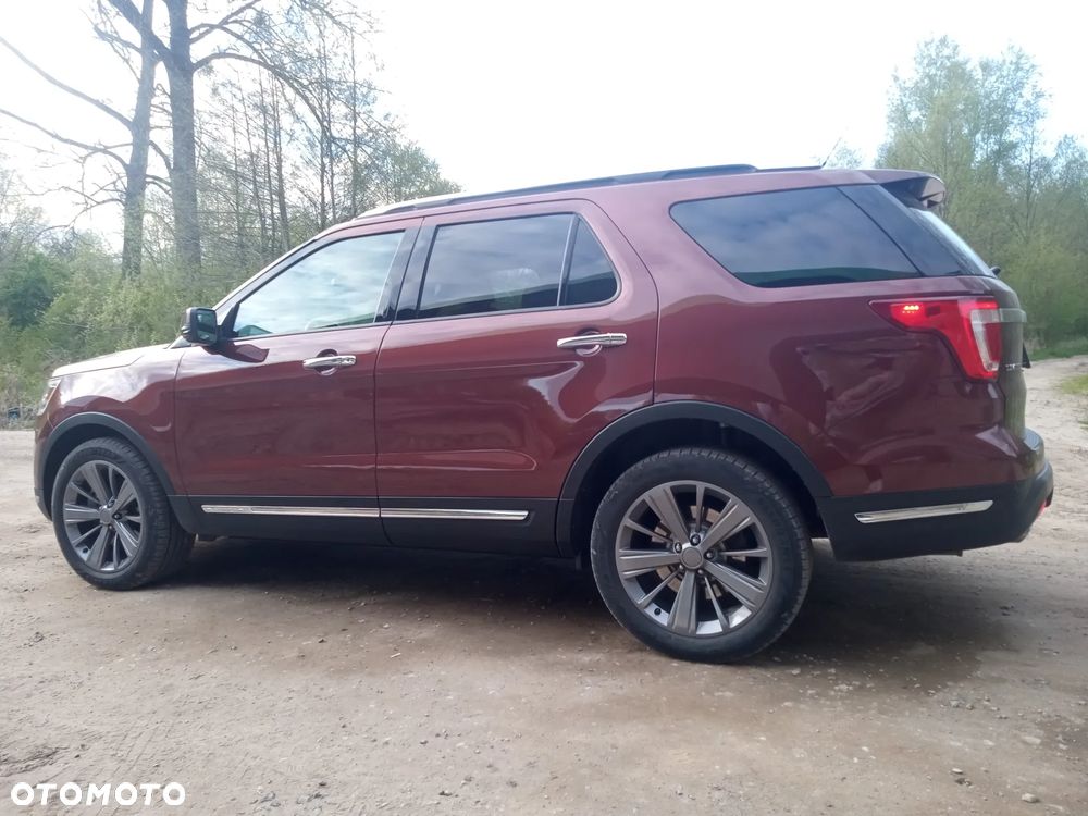 Ford Explorer - 36