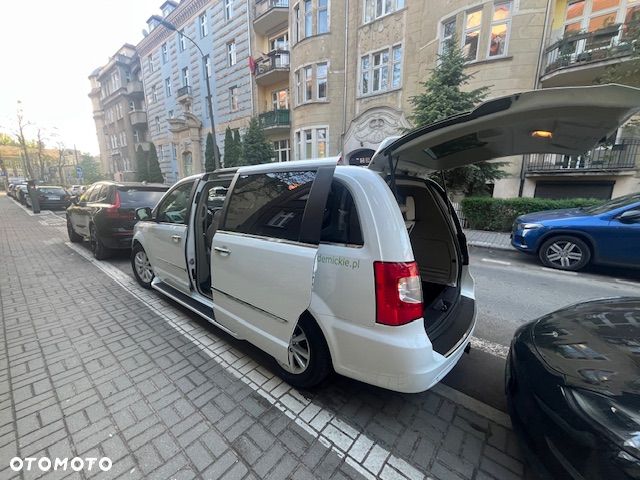 Chrysler Town & Country 3.6 Limited - 31