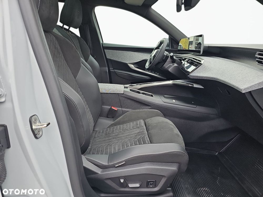 Peugeot 5008 1.2 PureTech mHEV GT S&S e-DCS6 - 13