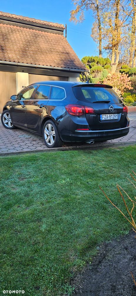Opel Astra 2.0 CDTI DPF SportsTourer Edition - 4