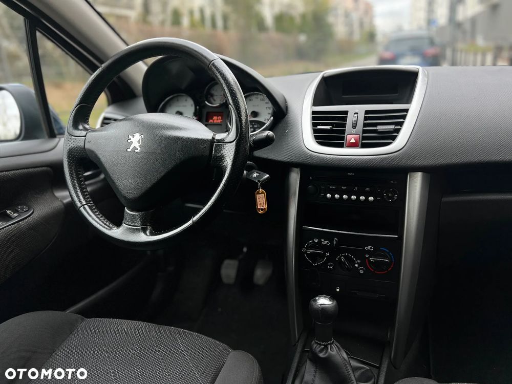 Peugeot 207 - 25