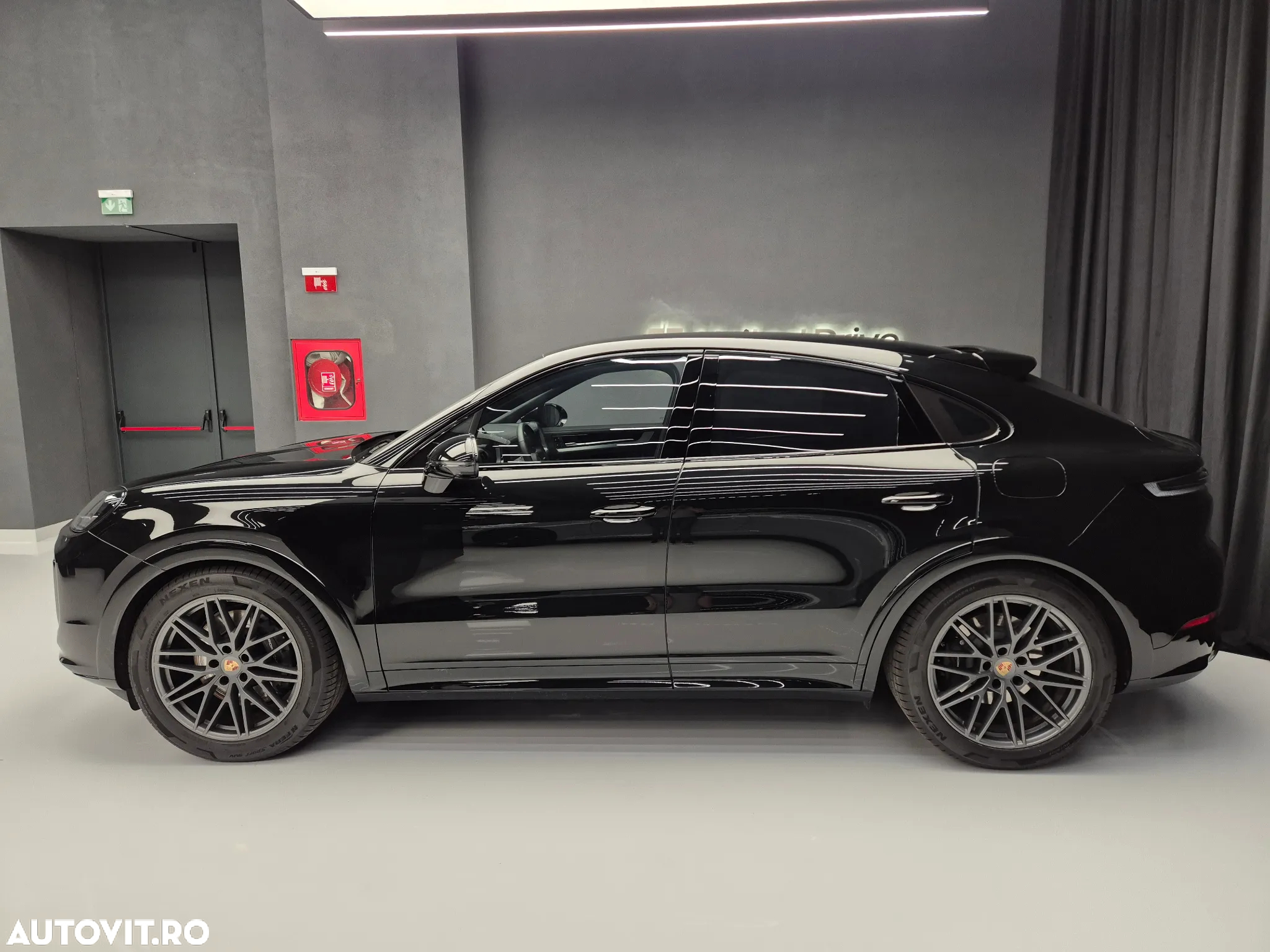 Porsche Cayenne Coupe E-Hybrid - 13