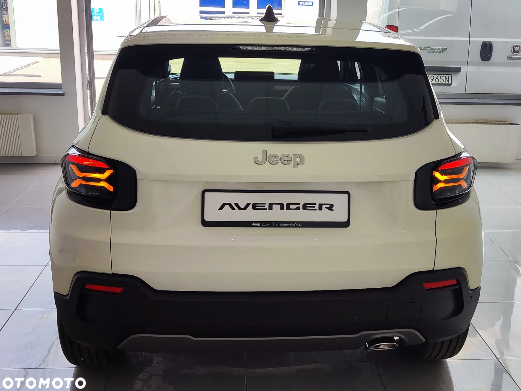 Jeep Avenger 1.2 T3 mHEV Longitude FWD eDCT6 - 9