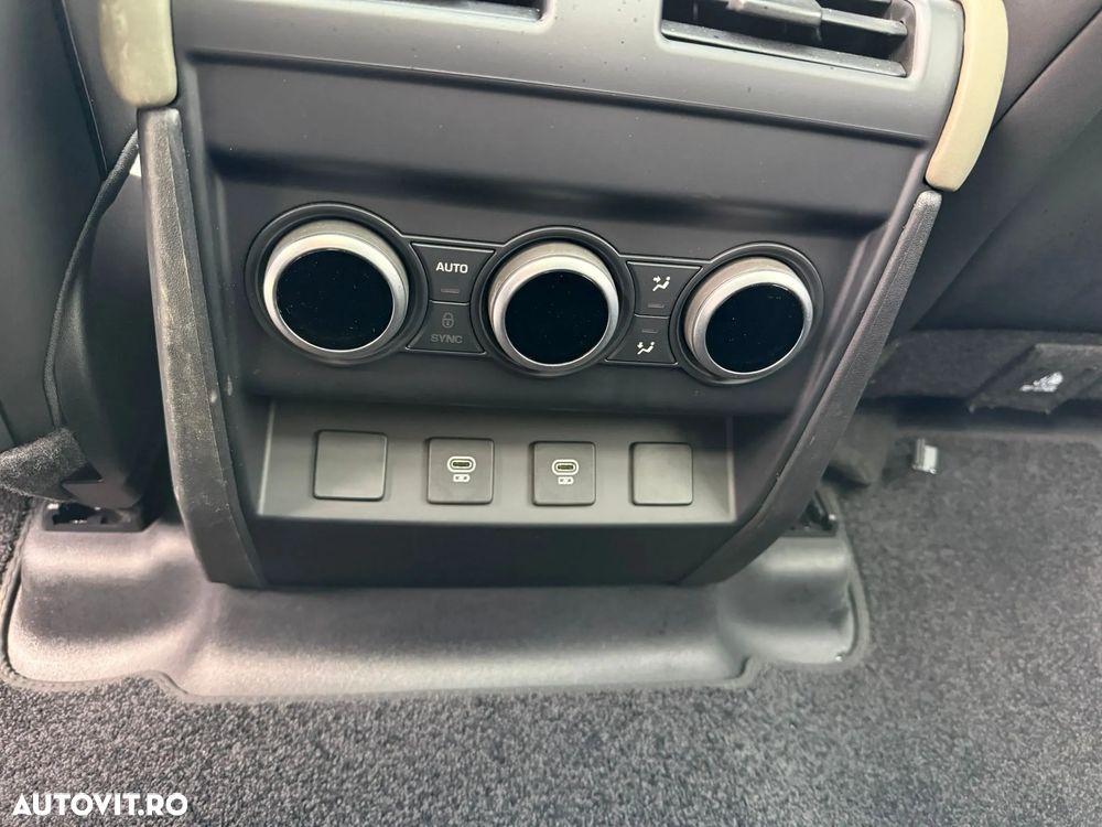 Land Rover Defender 110 3.0D 250 MHEV Hard Top X-Dynamic SE - 12