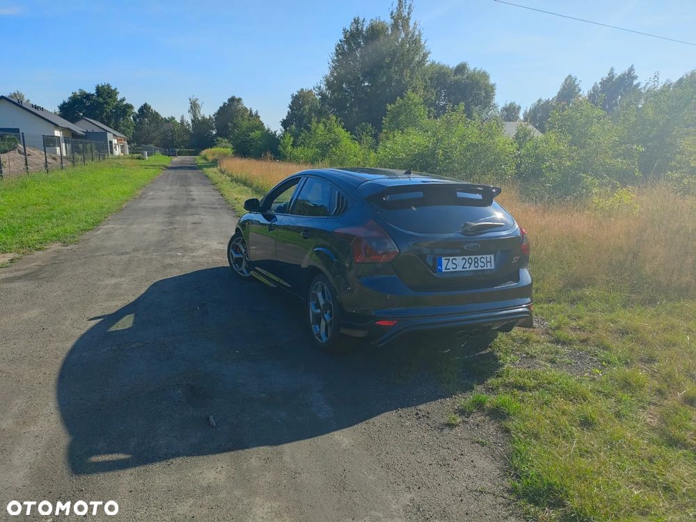 Ford Focus 2.0 EcoBoost ST-2 - 1