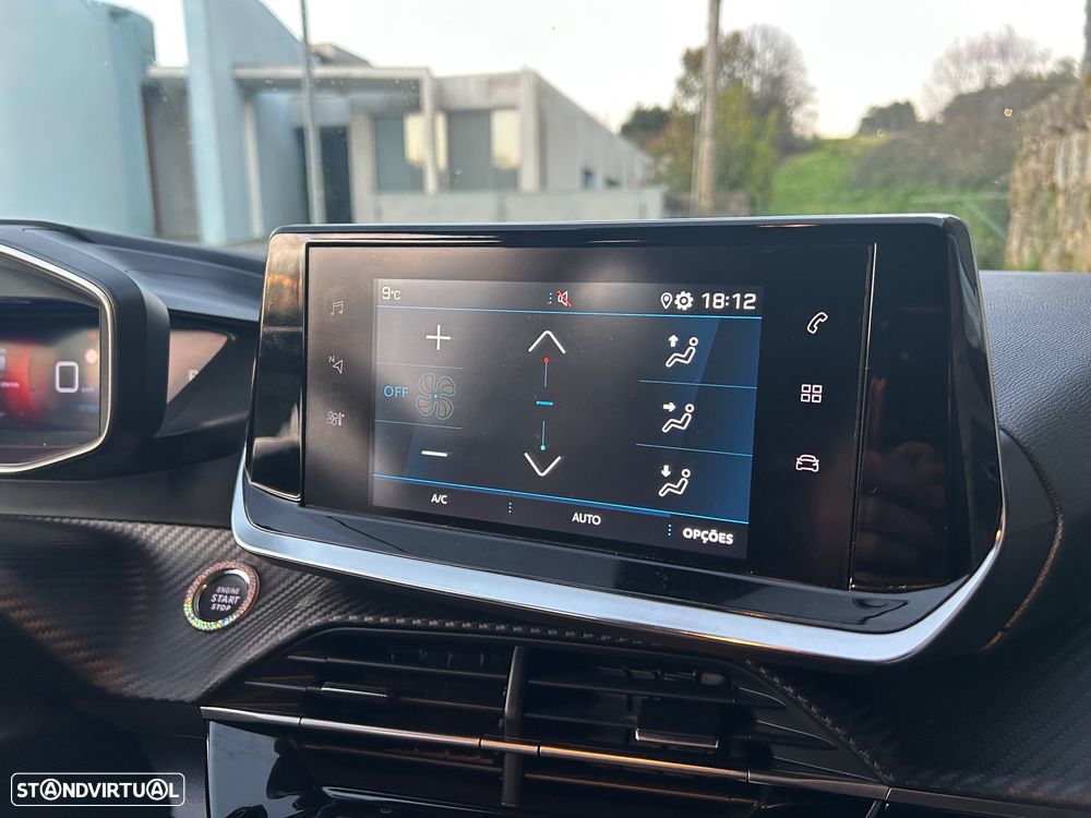 Peugeot 208 PureTech 100 EAT8 Allure Pack - 22