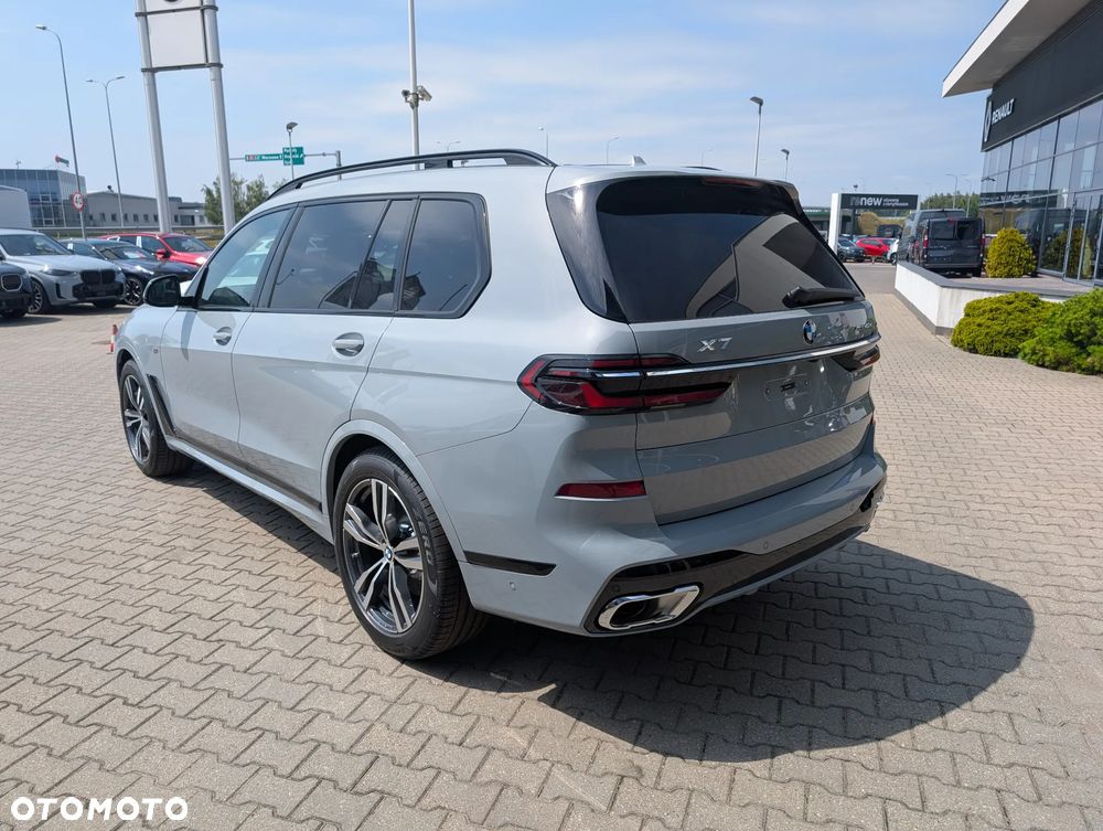 BMW X7 - 7
