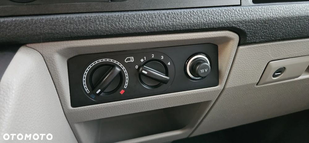 Volkswagen Transporter - 23