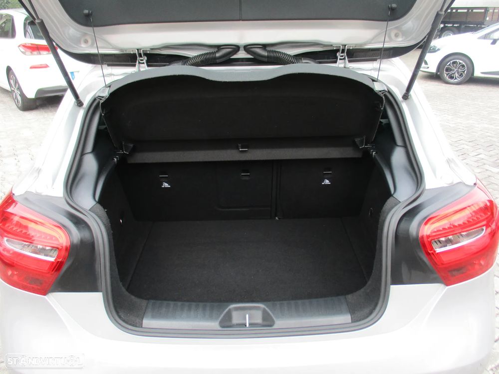 Mercedes-Benz A 180 CDI (BlueEFFICIENCY) Urban - 25