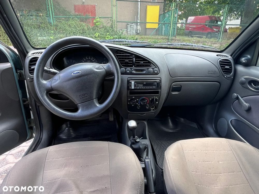 Ford Fiesta - 11