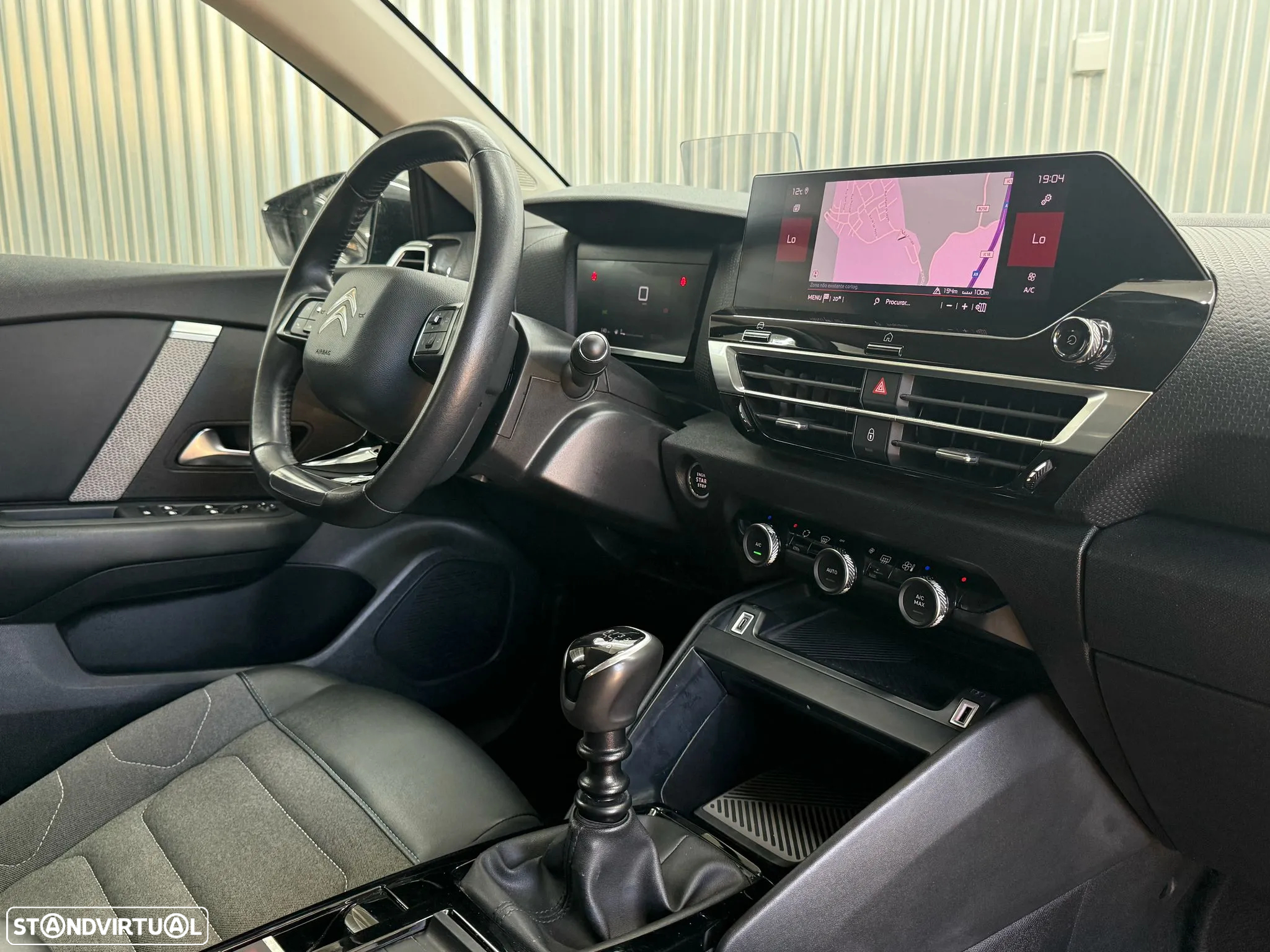 Citroën C4 1.2 PureTech Shine - 19