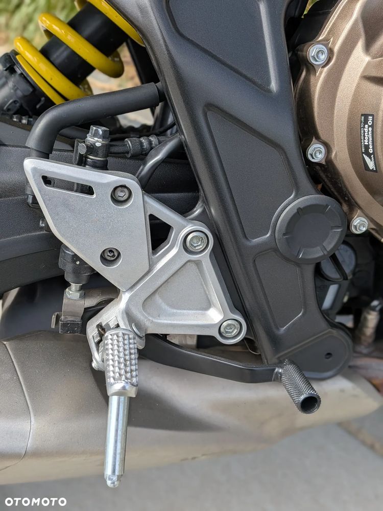 Honda CB - 16