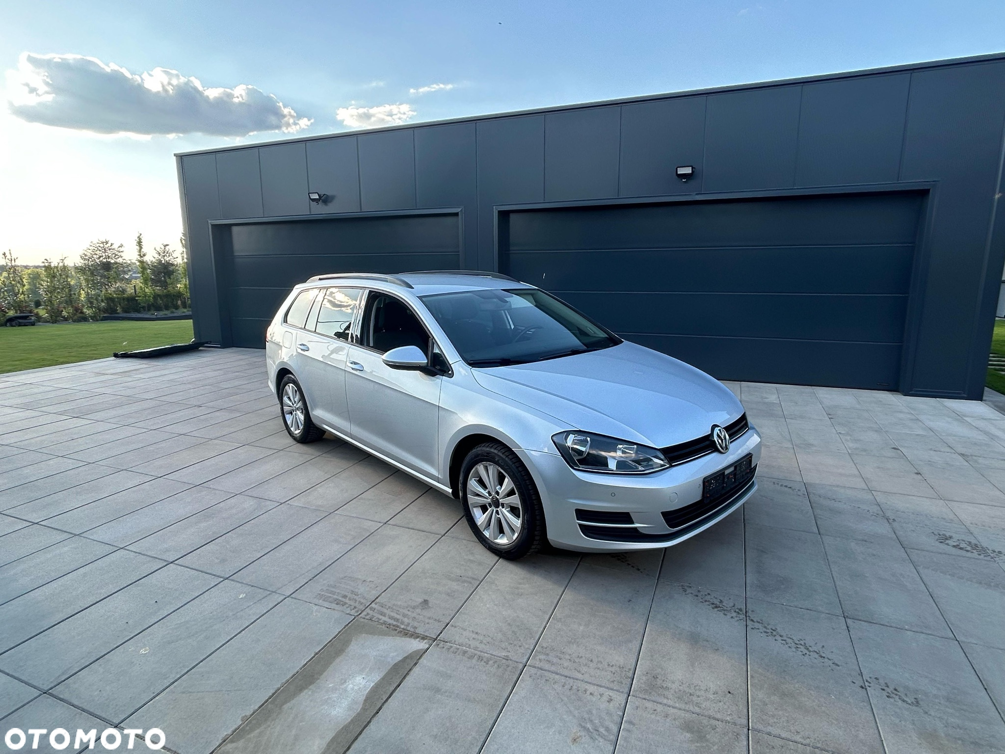 Volkswagen Golf - 6