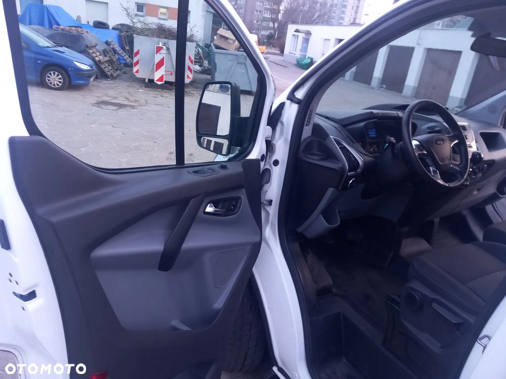 Ford TRANSIT CUSTOM - 22