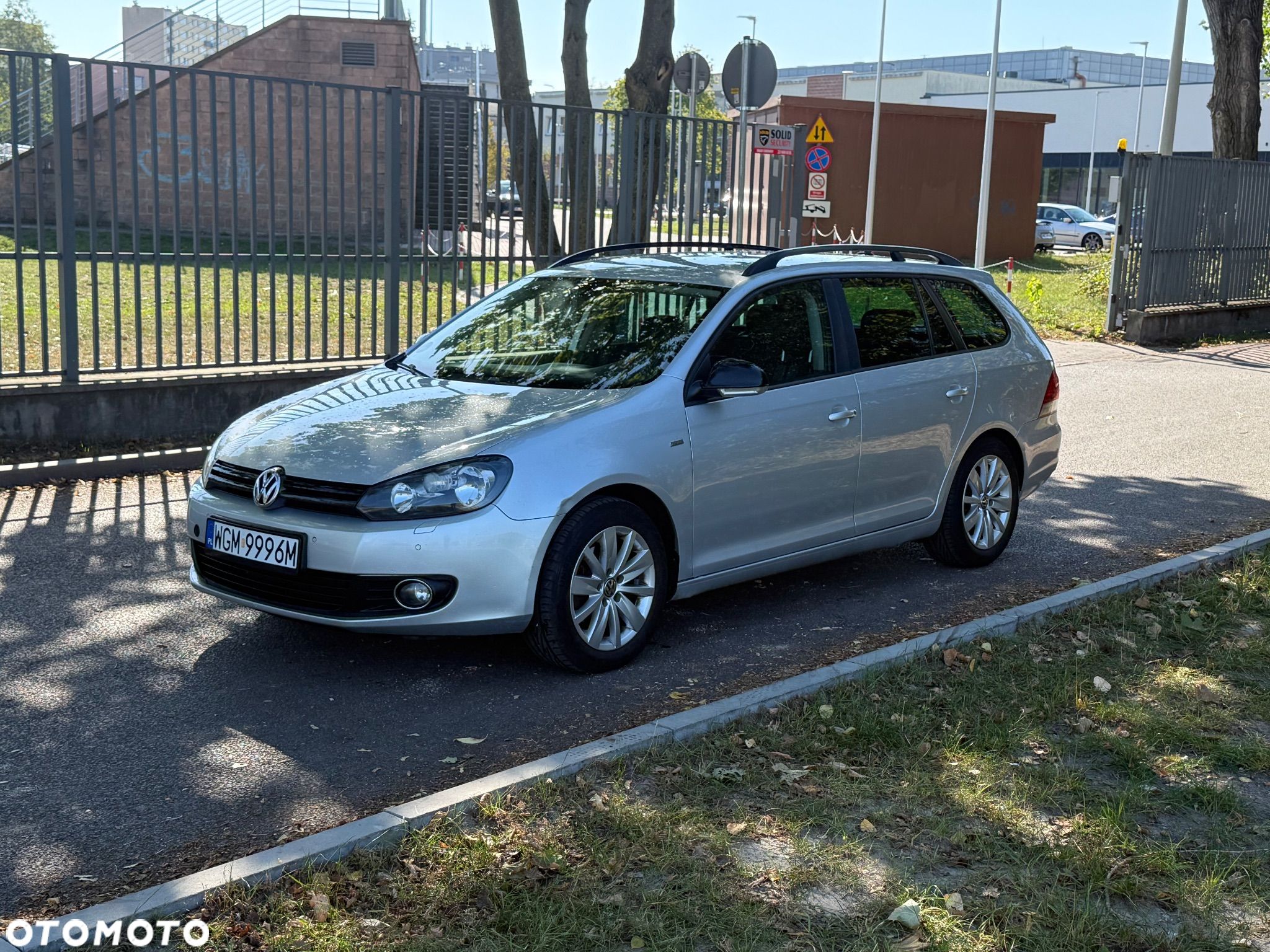 Volkswagen Golf - 1