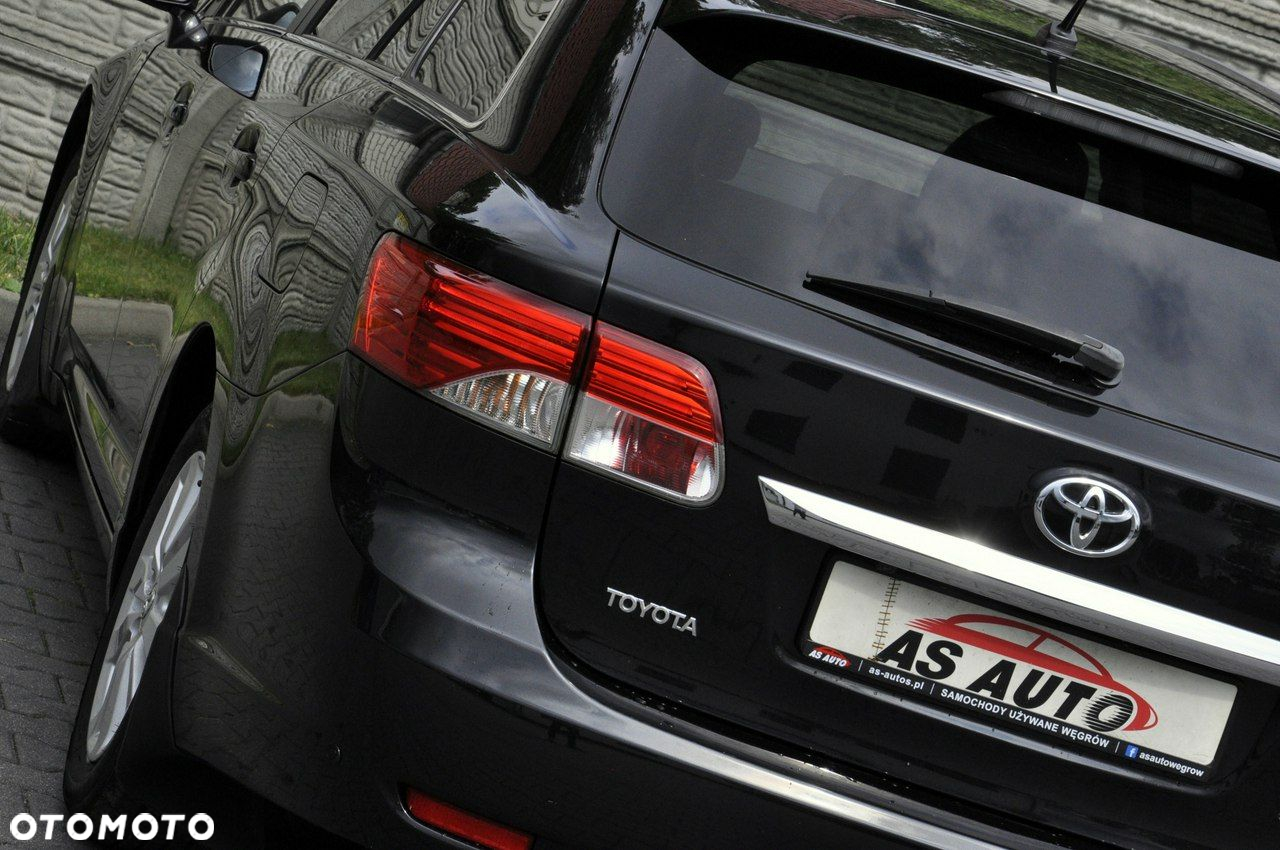 Toyota Avensis 1.8 Sol - 33