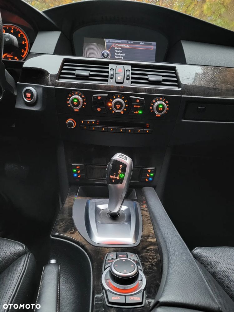 BMW Seria 5 530i xDrive Edition Exclusive - 32