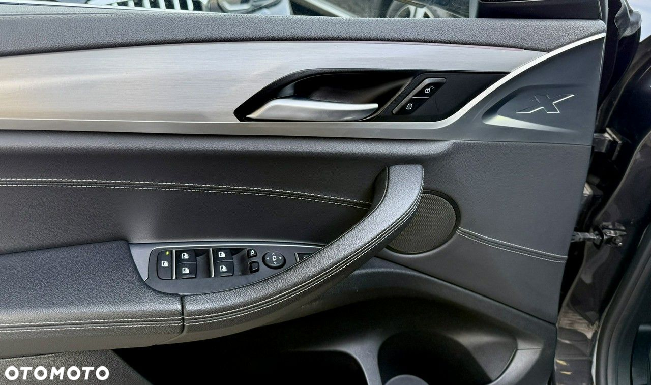 BMW X3 xDrive20d Luxury Line - 37