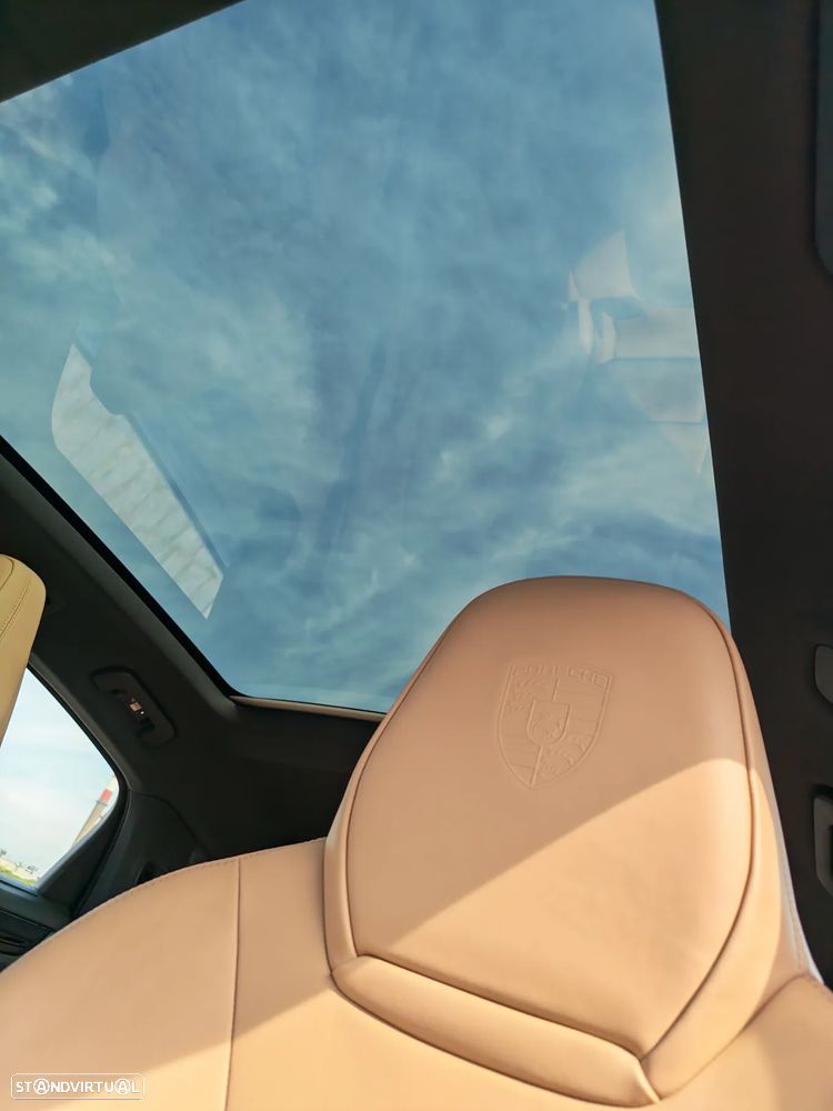 Porsche Cayenne Coupé E-Hybrid - 8