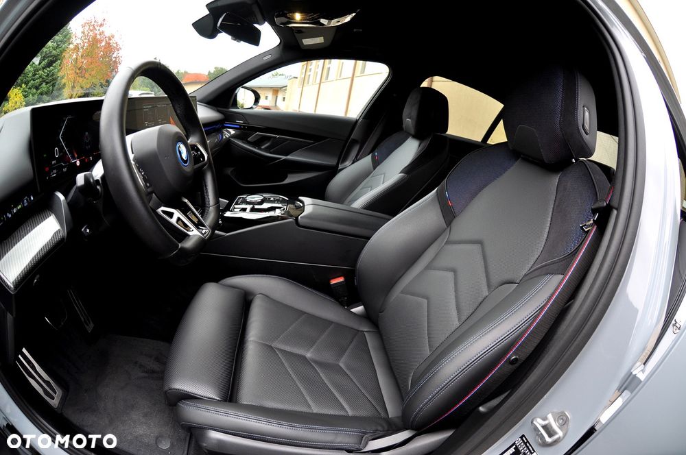 BMW Seria 5 530e - 28