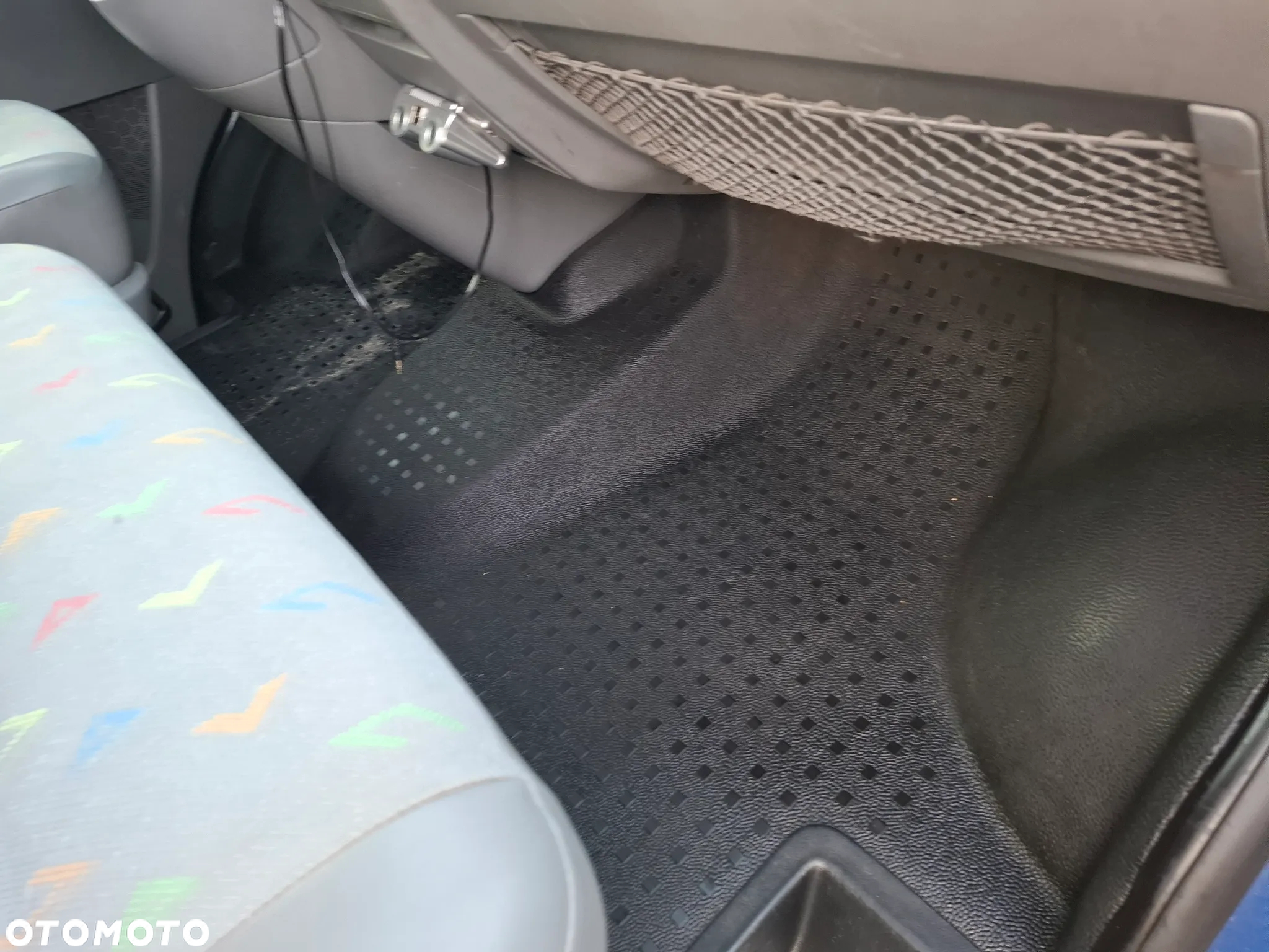 Volkswagen Transporter T5 TDI L2H1 - 16