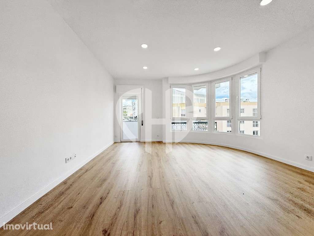 Apartamento T2 // Renovado - Santana / Sesimbra - Grande imagem: 2/18