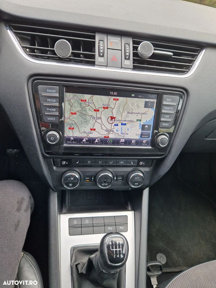 Skoda Octavia 2.0 TDI ELEGANCE - 3