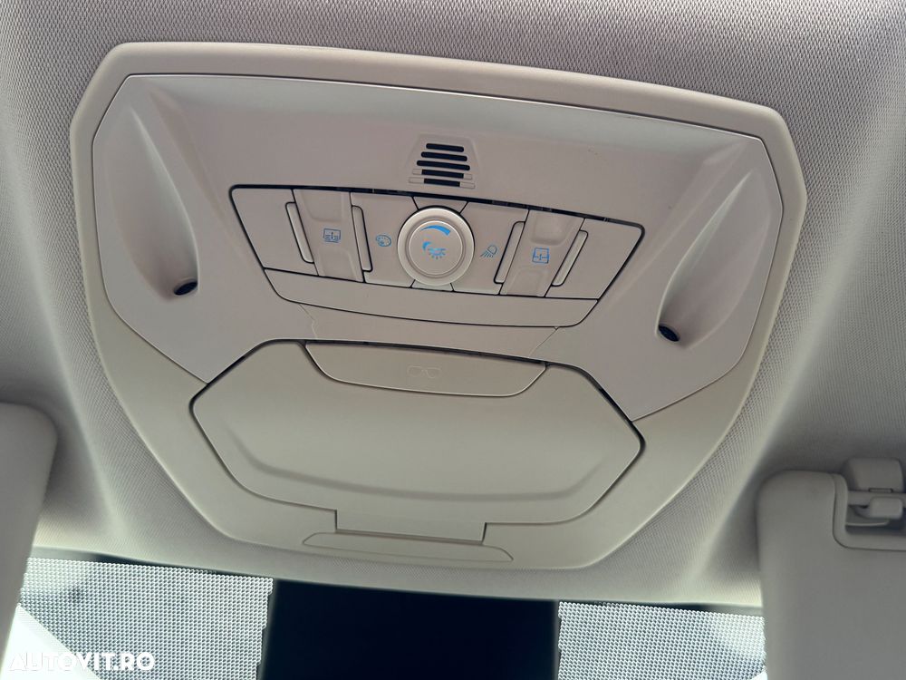 Ford Kuga - 34