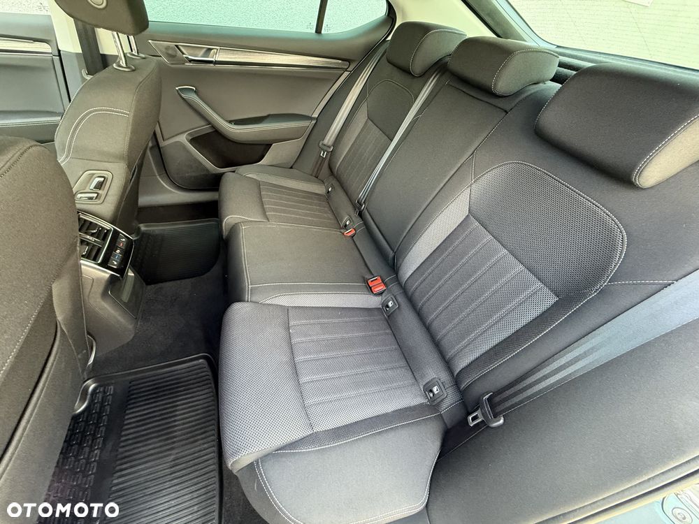 Skoda Superb 2.0 TDI SCR Style DSG - 16