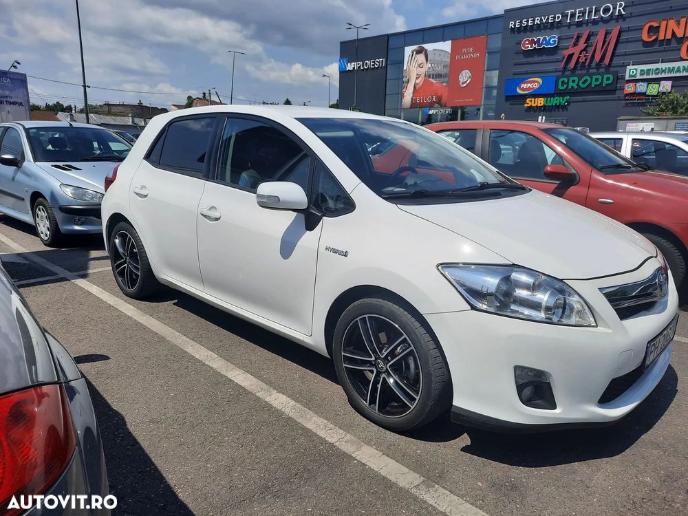 Toyota Auris 1.8 L VVT-i Luna - 3