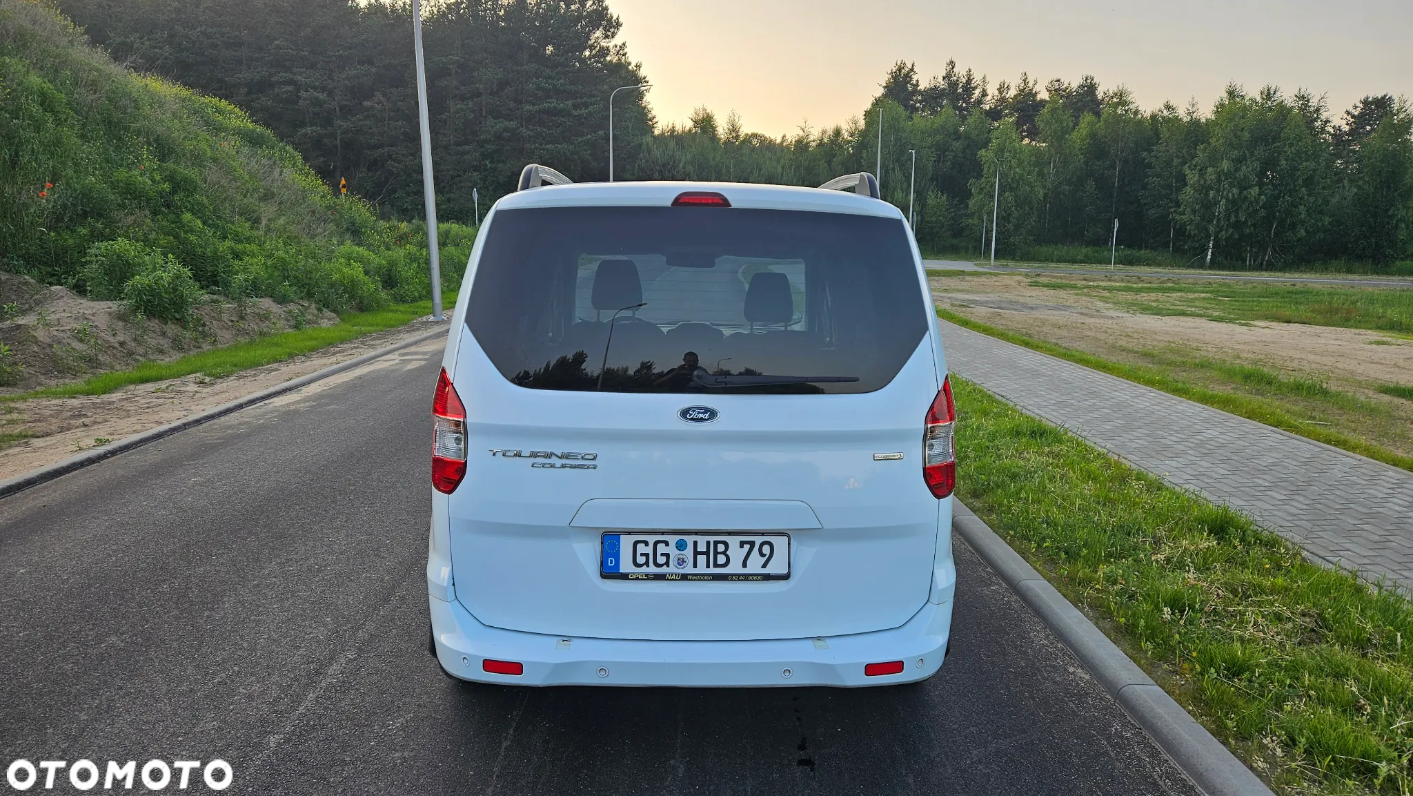 Ford Tourneo Courier 1.0 EcoBoost S&S Titanium - 7