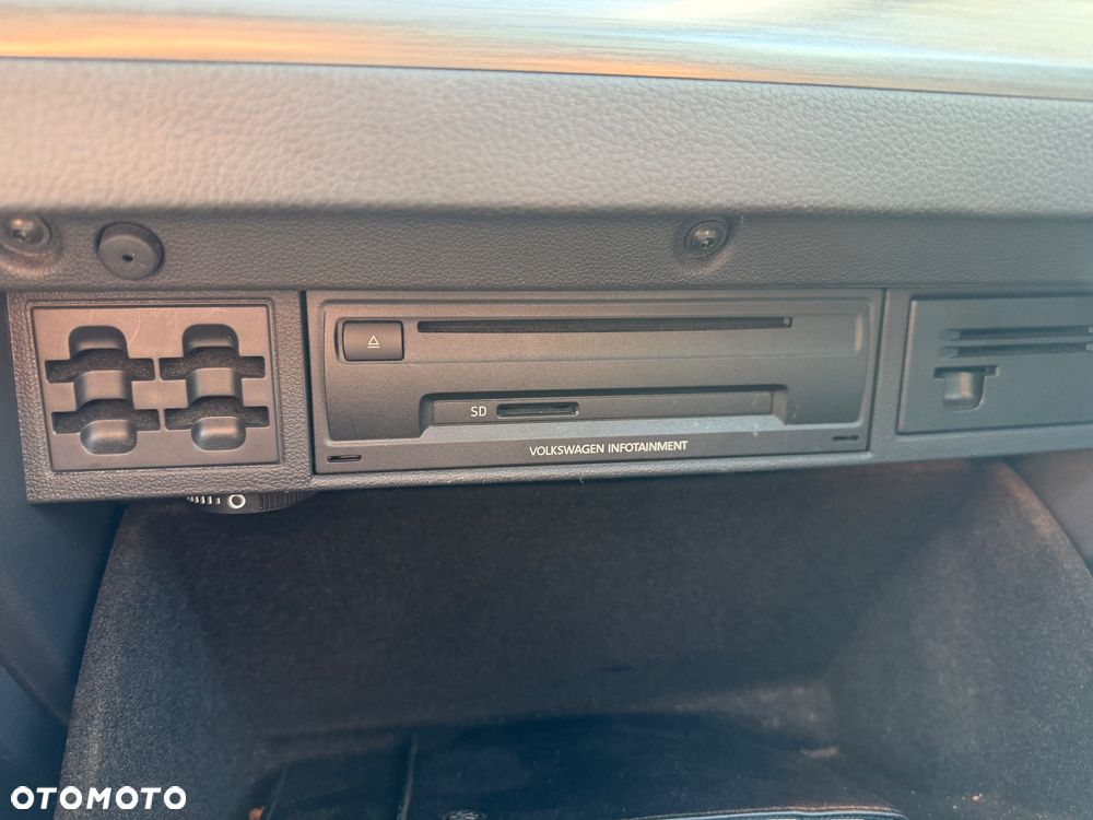 Volkswagen Golf 1.6 TDI DPF BlueMotion Technology Comfortline - 26