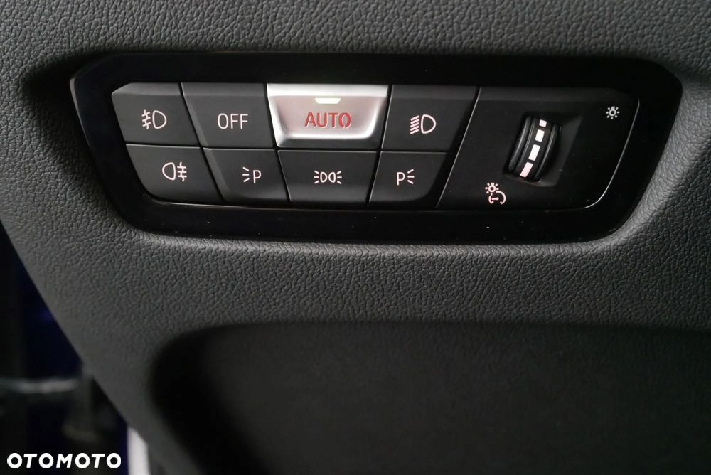 BMW Seria 3 320i M Sport sport - 30