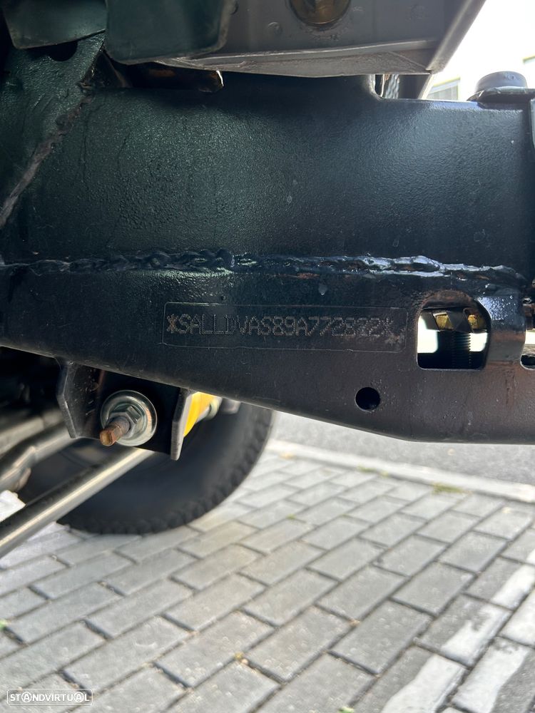 Land Rover Defender 90 2.4 CRD S - 25