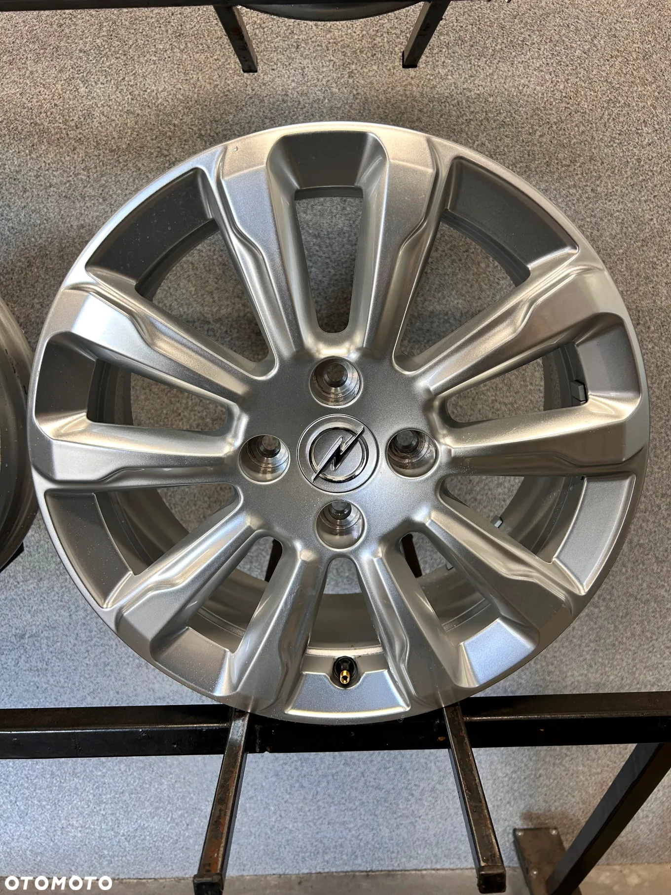 4 FELGI ALU. OPEL MOKKA B, CORSA F, PEUGEOT 208,C3,DS3 16'' 6,5J ET32 GM: OP00126 K4, 9835097280 - 11