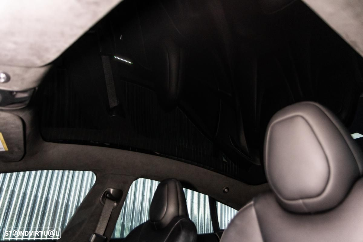 Tesla Model S - 31